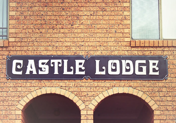 GoldenSansCastle-Lodge